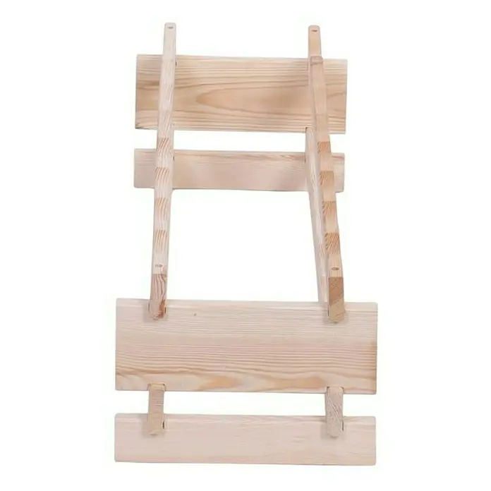 Proregal Flaschenregal Weinregal VINOTECA FLEX PRO für 16 Flaschen - L x B x H: 28 x 84 x 23 cm, Holz, Anzahl Böden: 2 Stk. - Eine Nahaufnahme einer unfertigen Holzstaffelei, die die schlichte Konstruktion und die natürliche Holzmaserung hervorhebt.