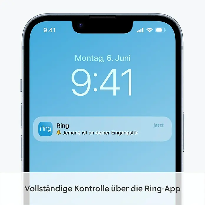 Ring Türklingel mit Kamera Pro Akku - 1.536 x 1.536 Pixel, 2,8 x 6,2 x 12,8 cm - iPhone-Bildschirm mit einer Benachrichtigung von der Ring-App, die anzeigt, dass jemand an der Haustür ist.