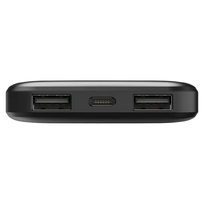Hama Powerbank Pocket 5 - 5 Ah, Schwarz, 4,5 h - Nahaufnahme einer schwarzen Powerbank mit zwei USB-A- und einem USB-C-Anschluss, ideal zum Aufladen von Geräten unterwegs.