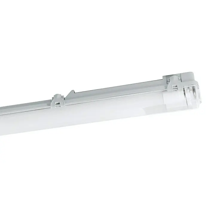 Eglo Plafón para pared y techo Basic 2 -  - Primer plano de un tubo LED T8 blanco con clips de montaje, diseñado para una iluminación brillante y eficiente.