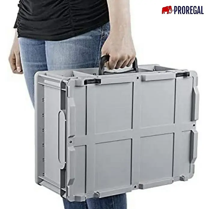 Proregal Eurobox Eurobox NextGen Portable mit Rasterschaumstoff & Schaumstoffeinlage - Kunststoff, Grau - Grauer, zusammenklappbarer Proregal-Aufbewahrungskorb wird von einer Person getragen und bietet eine bequeme Aufbewahrungslösung.
