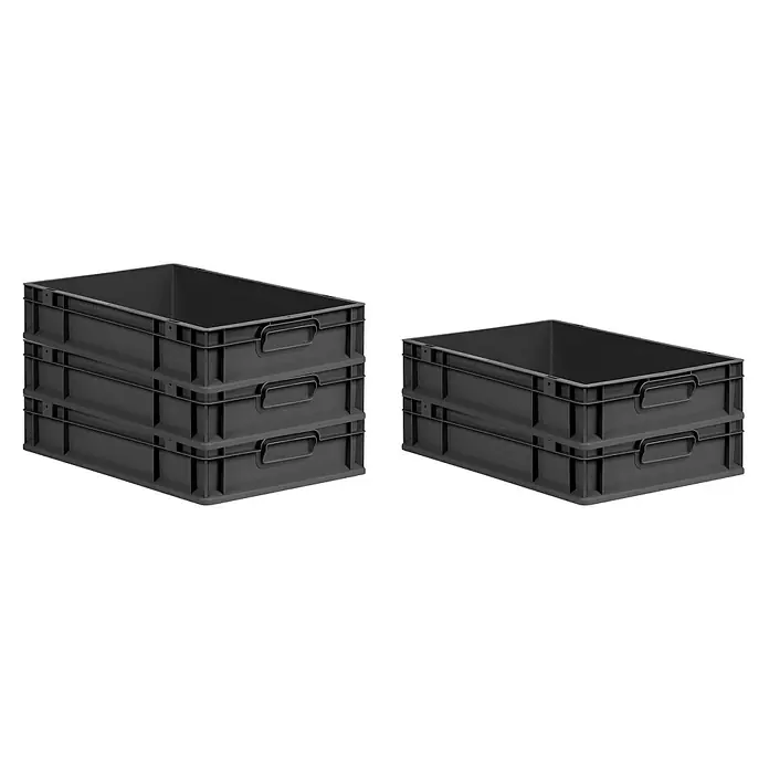 Proregal Eurobox Eurobox NextGen Grip - L x B x H: 60 x 40 x 12 cm, Kunststoff, Schwarz - Drei übereinander gestapelte graue Kunststoffboxen mit Griffen, daneben zwei Boxen. Praktische und robuste Aufbewahrungslösung.