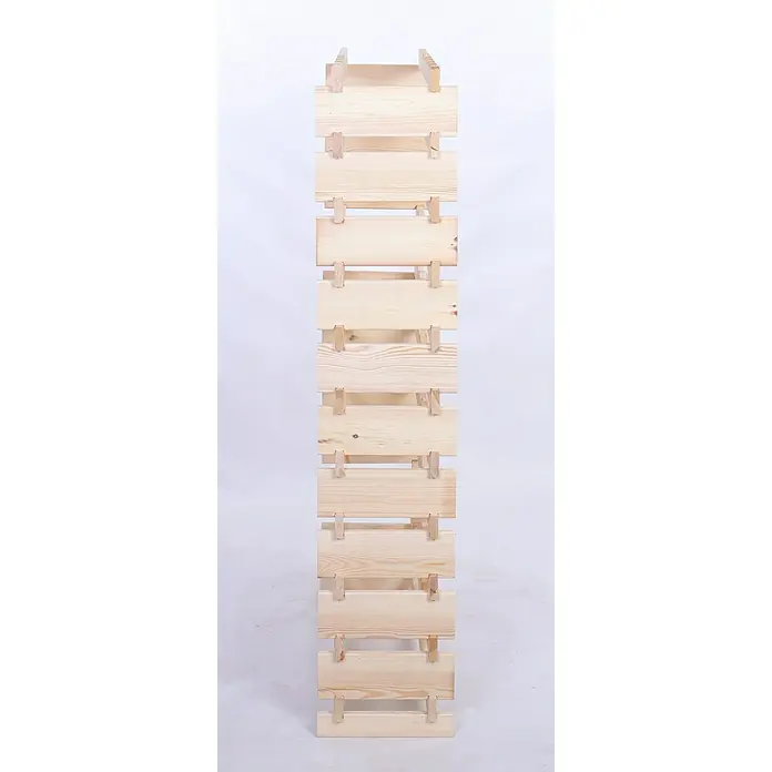 Proregal Flaschenregal Weinregal VINOTECA FLEX PRO für 88 Flaschen - L x B x H: 28 x 84 x 149 cm, Holz, Anzahl Böden: 11 Stk. - Das Bild zeigt ein hölzernes Weinregal mit mehreren horizontalen Brettern, die durch kleine Holzstücke voneinander getrennt sind. Es ist schlicht, aber funktional.
