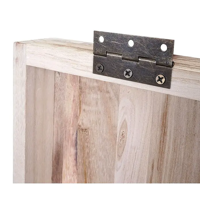 Berlinlodge Flaschenregal Rüttelbrett Weinregal für 20 Flaschen - Holz - Detailaufnahme eines Holzschrankes mit einem bronzefarbenen Scharnier. Rustikaler Look für Möbel und Dekoration.