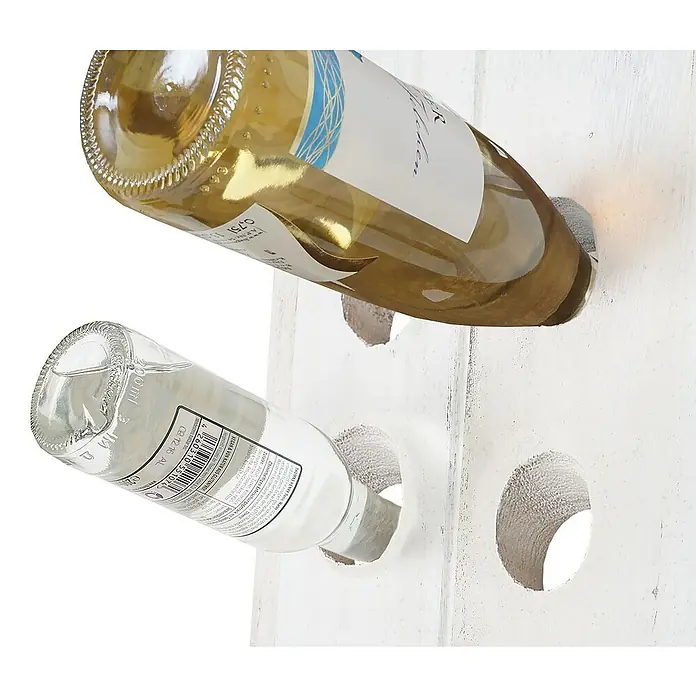 Berlinlodge Flaschenregal Rüttelbrett Weinregal für 20 Flaschen - Holz - Nahaufnahme eines weißen Weinregals aus Holz mit zwei darin liegenden Weinflaschen.