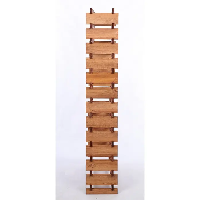 Proregal Flaschenregal Weinregal VINOTECA FLEX PRO für 104 Flaschen - L x B x H: 28 x 84 x 177 cm, Holz, Anzahl Böden: 13 Stk. - Nahaufnahme eines rustikalen Weinregals aus Holz, das eine natürliche und warme Ästhetik für die Weinlagerung bietet.