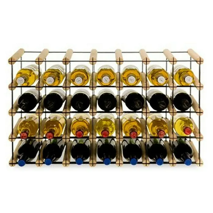 Proregal Flaschenregal Modulares Weinregal VINOTECA MOD METAL für 7x4 Flaschen - Holz - Weinregal mit 24 Flaschen, gefüllt mit Rot- und Weißwein, präsentiert in einem Holz- und Metallgestell.