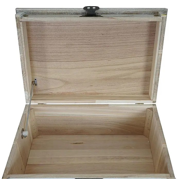 Berlinlodge Flaschenregal Weinregal mit Schublade und Truhe - Holz - Offene Holzkiste mit silbernem Verschluss und hellem Holzfinish, ideal für die Aufbewahrung verschiedener Gegenstände.