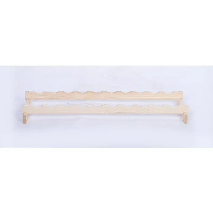 Proregal Flaschenregal Weinregal VINOTECA FLEX PRO für 10 Flaschen - L x B x H: 28 x 103 x 9 cm, Holz, Anzahl Böden: 1 Stk. - Nahaufnahme eines hellen, hölzernen Weinregals für die stilvolle und praktische Aufbewahrung von Flaschen, ideal für die Küche oder den Weinkeller.