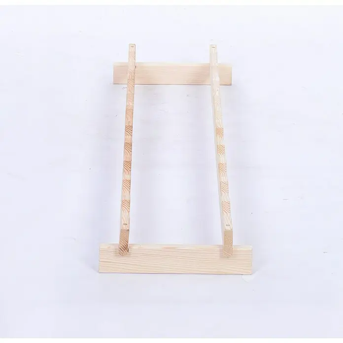 Proregal Flaschenregal Weinregal VINOTECA FLEX PRO für 10 Flaschen - L x B x H: 28 x 103 x 9 cm, Holz, Anzahl Böden: 1 Stk. - Dieses Bild zeigt einen einfachen, hellen Holzrahmen, der typischerweise für Heimwerkerprojekte oder als Basis für eine individuelle Dekoration verwendet wird.