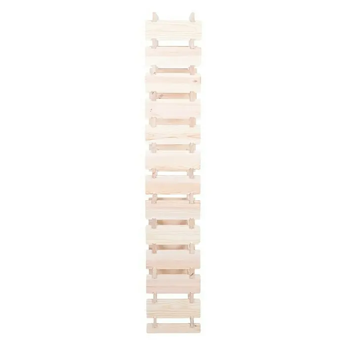 Proregal Flaschenregal Weinregal VINOTECA FLEX PRO für 78 Flaschen - L x B x H: 28 x 65 x 177 cm, Holz, Anzahl Böden: 13 Stk. - Detailaufnahme einer Treppe aus hellem Holz mit querliegenden Trittbrettern. Die Holztreppe hat eine einfache, rustikale Konstruktion.