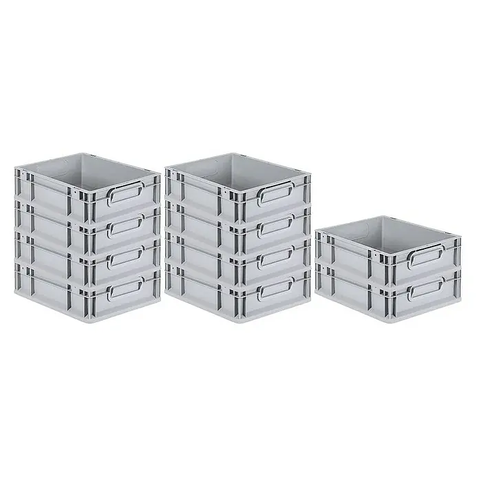 Proregal Euroboxen-Set 10x Eurobox NextGen Economy - Kunststoff, Grau, 10 Stk. - Das Bild zeigt drei Stapel grauer Eurobehälter aus Kunststoff mit Griffen. Die Behälter sind leer und in unterschiedlicher Höhe gestapelt.