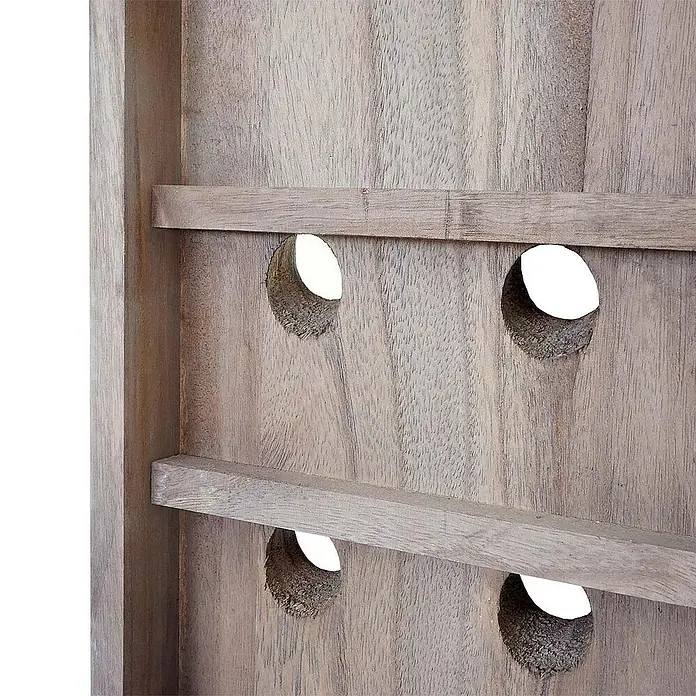Berlinlodge Flaschenregal Rüttelbrett Weinregal für 20 Flaschen - L x B x H: 5 x 22 x 120 cm, Holz - Nahaufnahme eines Holzweinregals mit vier runden Aussparungen für die Flaschenlagerung.