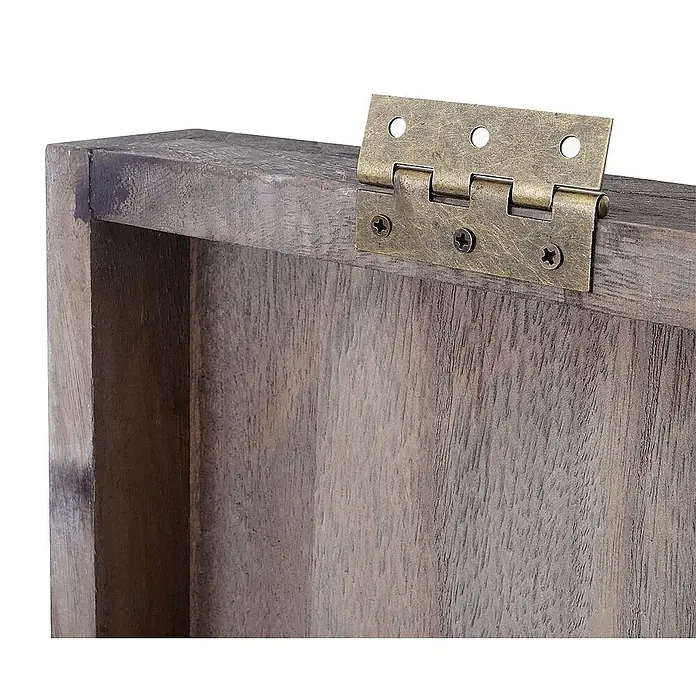 Berlinlodge Flaschenregal Rüttelbrett Weinregal für 20 Flaschen - L x B x H: 5 x 22 x 120 cm, Holz - Nahaufnahme eines hölzernen Schmuckkastens mit einem goldenen Scharnier, das die rustikale Ästhetik und Handwerkskunst hervorhebt.