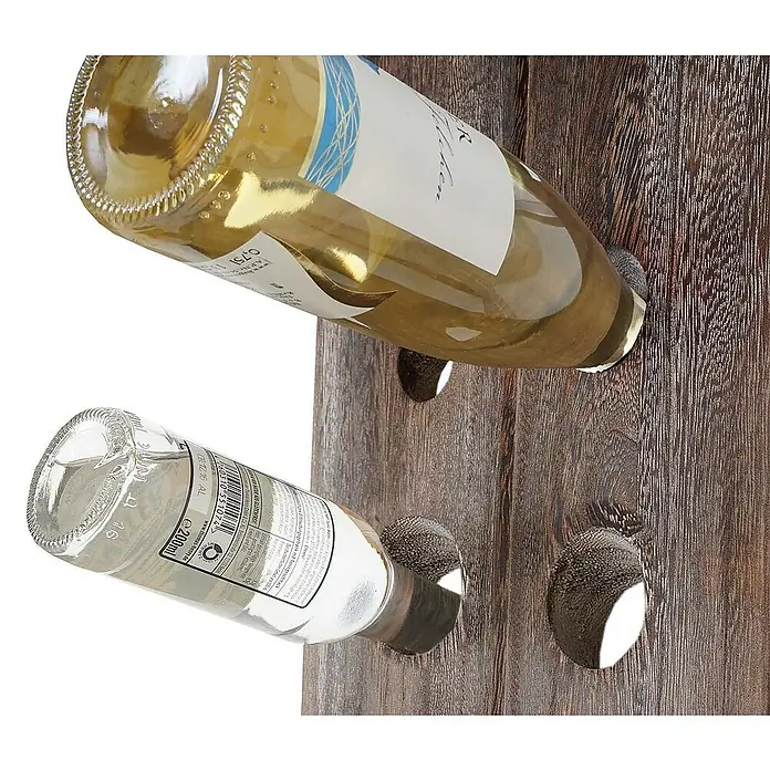 Berlinlodge Flaschenregal Rüttelbrett Weinregal für 20 Flaschen - L x B x H: 5 x 22 x 120 cm, Holz - Ein rustikales Weinregal aus dunklem Holz mit zwei Weinflaschen, die schräg in den dafür vorgesehenen Löchern stecken.
