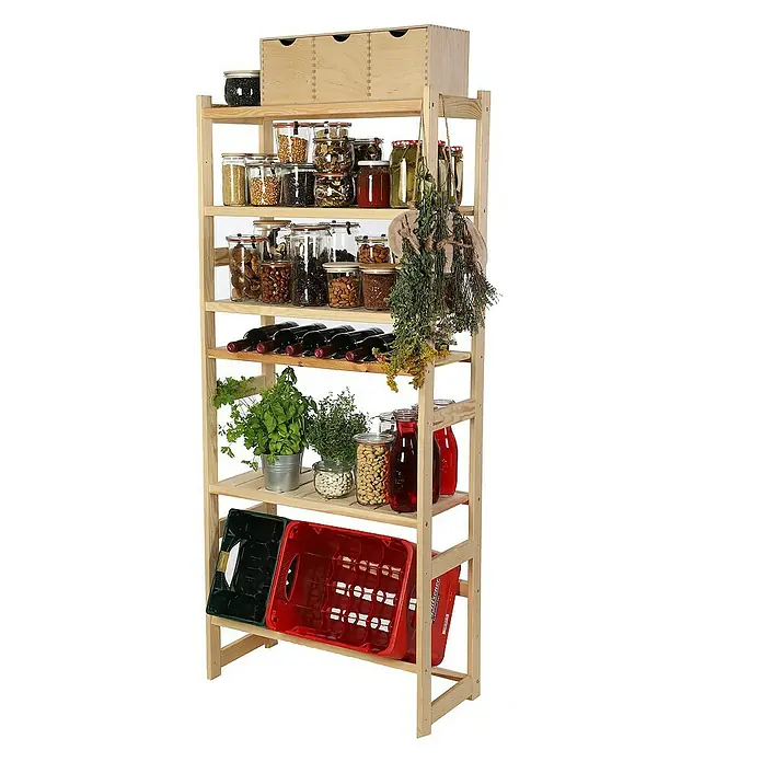 Proregal Flaschenregal & Weinregal SPREEWALD für 6 Flaschen - L x B x H: 33 x 70 x 163 cm, Holz - Ein hölzernes Regal mit Vorratsbehältern, Weinflaschen, Kräutern und Kisten. Perfekt für die Aufbewahrung in Küche oder Vorratsraum.