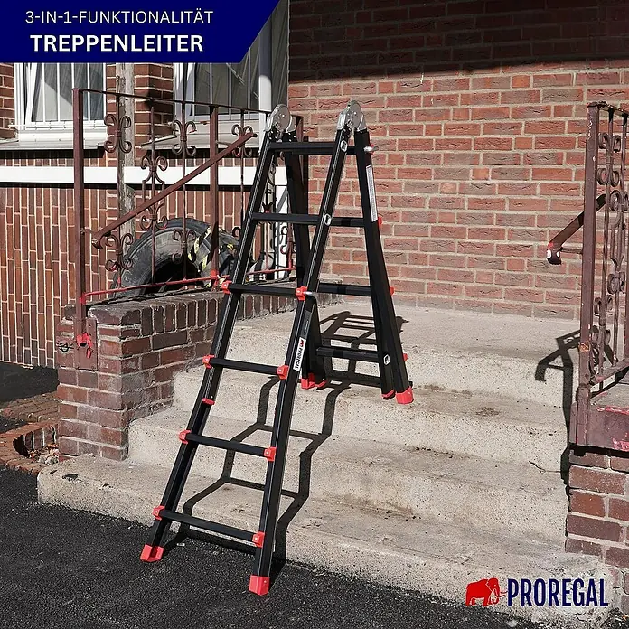 Proregal Mehrzweckleiter APOLLO 3-in-1 - Anzahl Tritte: 16 Stk., Belastbarkeit: 150 kg, Aluminium - Eine schwarze 3-in-1-Funktions-Treppenleiter von Proregal steht auf einer Betontreppe vor einem Backsteingebäude.