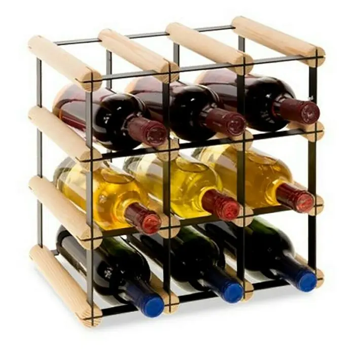 Proregal Flaschenregal Modulares Weinregal VINOTECA MOD METAL für 3x3 Flaschen - L x B x H: 24,5 x 32,5 x 32,5 cm, Holz - Weinständer aus Holz und Metall mit drei Reihen und drei Spalten, gefüllt mit Rot-, Weiß- und Grünweinflaschen.
