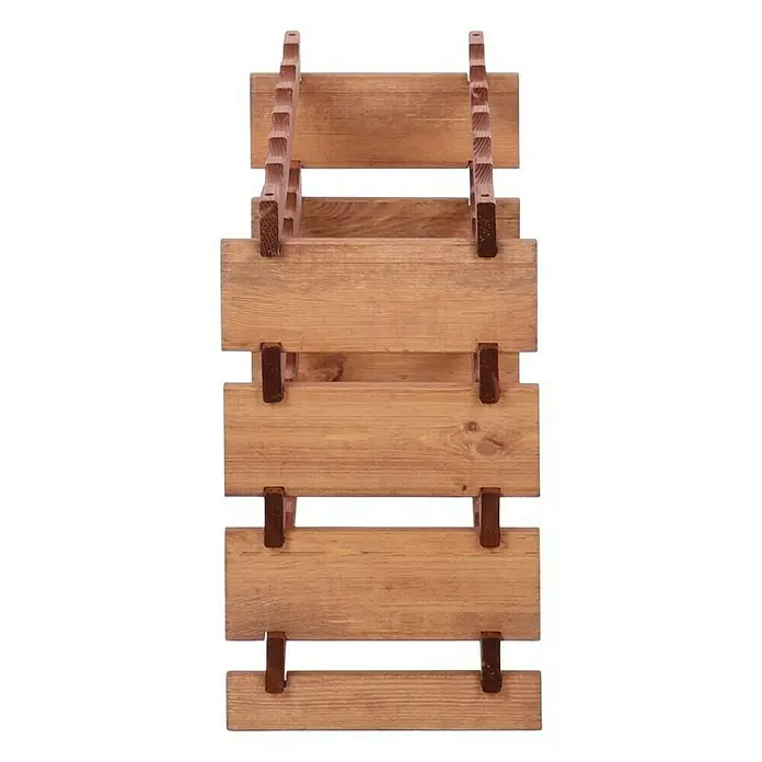 Weinregal VINOTECA FLEX PRO | HxBxT 51x65x28cm | 24 Flaschen auf 4 Ebenen | Massives Kiefernholz | Braun geölt -  - Nahaufnahme eines hölzernen Angelrutenständers, der für die Aufbewahrung und Präsentation von Angelruten entwickelt wurde.
