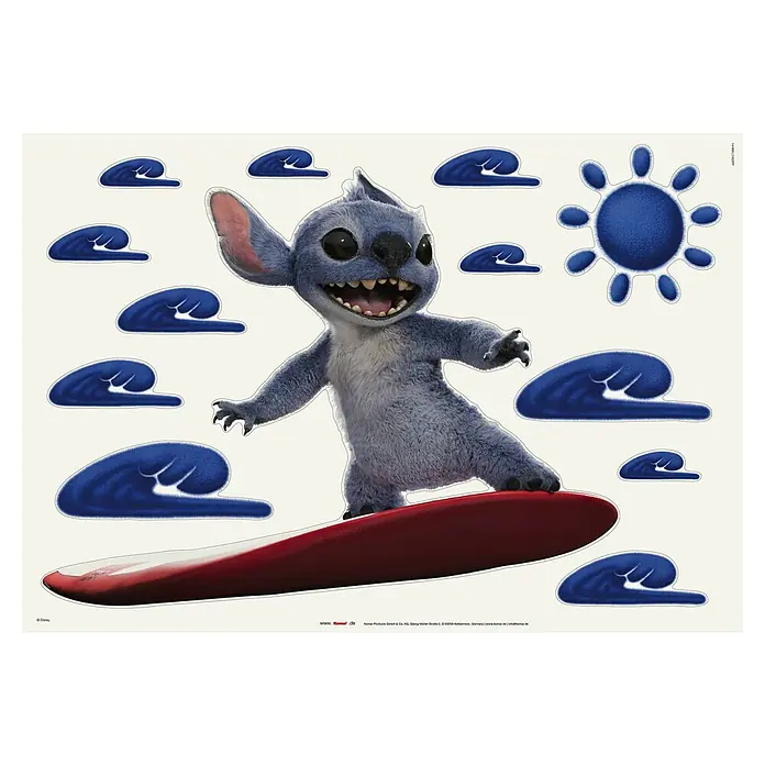 Komar Wandtattoo Disney Stitch Live Action Hit the Waves - Blau/Rot, 70 cm x 50 mm, 13 -tlg. - Ein Wandaufkleber von Stitch beim Surfen, umgeben von Wellen und einer Sonne, ideal für Kinderzimmer.