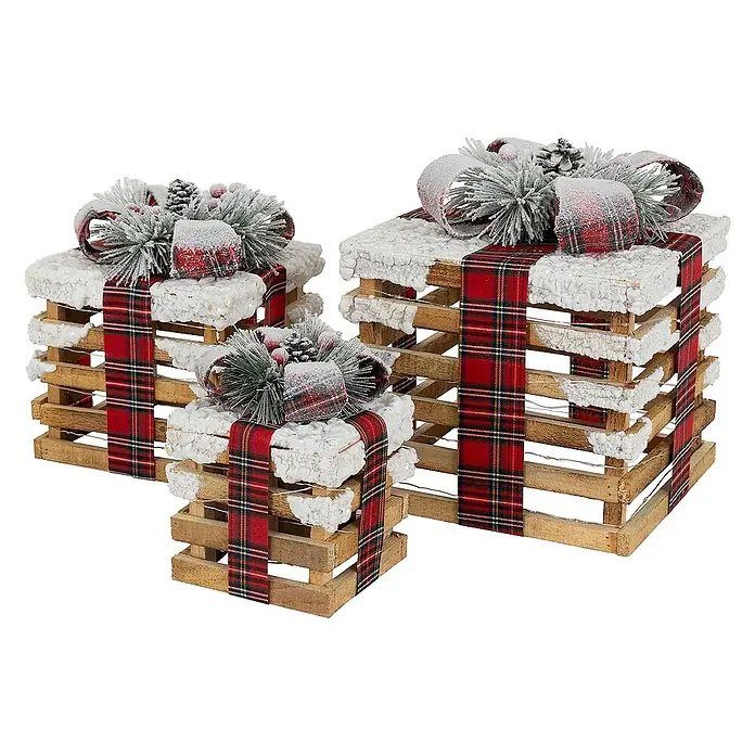 ECD Germany LED-Weihnachtsdekofigur LED Dekolicht Geschenkboxen Weihnacht Dekoobjekt - 26 x 26 x 28 cm, Braun, Rot, Grün, Akkubetrieben, LED - Dekorative Weihnachtsgeschenke aus Holz mit kariertem Band und Schnee-Effekt.