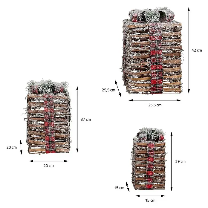 ECD Germany LED-Weihnachtsdekofigur LED Dekolicht Geschenkboxen Weihnacht Dekoobjekt - 25,5 x 25,5 x 42 cm, Braun, Rot, Grün, Akkubetrieben, LED - Drei dekorative Geschenkboxen aus Holz mit Schleife und Größenangaben.
