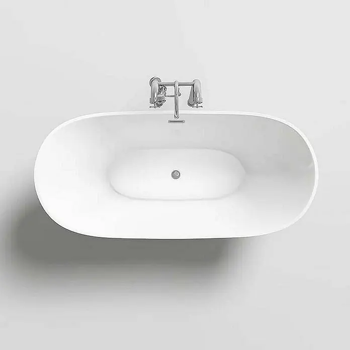 Home Deluxe Freistehende Badewanne OVALO - Weiß - Moderne freistehende Badewanne in Weiß mit Chromarmatur für ein stilvolles Badezimmererlebnis. Elegantes Design und hochwertige Verarbeitung.