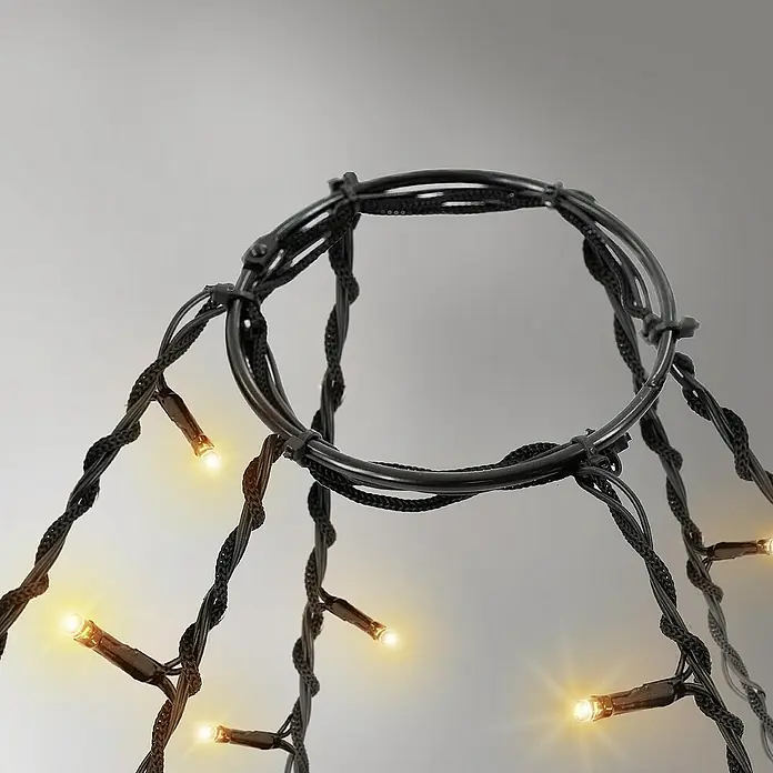 ECD Germany LED-Lichterkette 6 Stränge à 2,08 Meter mit 192 LED in Warmweiß Außenbeleuchtung - Außen, Lichtfarbe: Warmweiß, Anzahl Leuchtmittel: 192 Stk., Netzbetrieben - Nahaufnahme eines LED-Lichterketten-Deko-Objekts mit Metallrahmen. Perfekt für festliche Beleuchtung und zur Dekoration von Innenräumen.