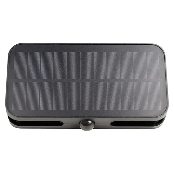 Arte confort Aplique solar para exterior Olvar - 2,5 W, Plástico, Blanco neutro, Negro - Primer plano de un panel solar negro con líneas finas en la superficie para la captación de energía. El panel tiene esquinas redondeadas.