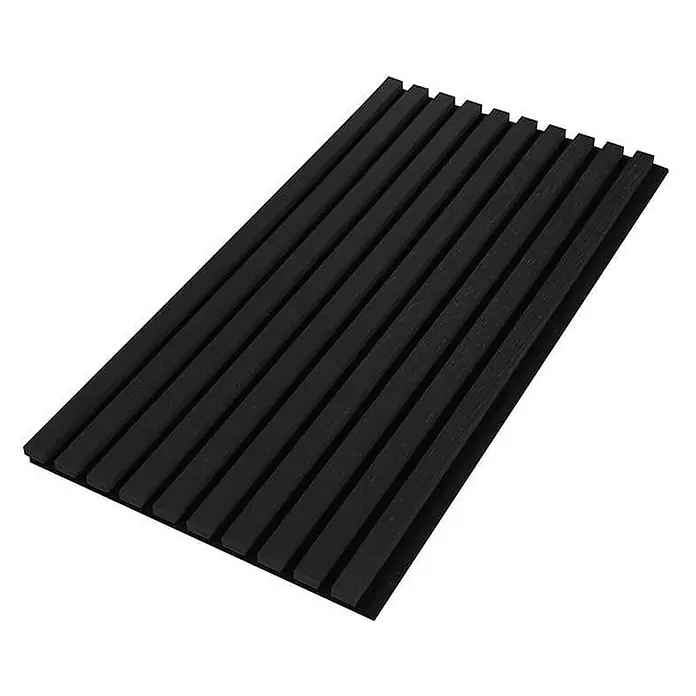 Home Deluxe Akustikpaneel SONIC Deep Black - H 80 x B 40 x T 2,2 cm - Tief Schwarz, L x B x S: 2,2 cm x 40,5 cm x 22 mm, 1 Stk., 0,32 m² - Nahaufnahme einer schwarzen gerillten Wandplatte aus Holz, die sich ideal für eine moderne Innenraumgestaltung eignet.