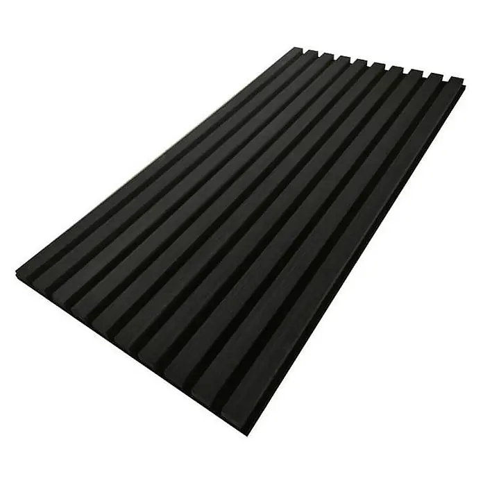 Home Deluxe Akustikpaneel SONIC - Black Oak 9er Set - Schwarz, L x B x S: 2,2 cm x 40,5 cm x 22 mm, 9 Stk., 2,91 m² - Aufnahme einer schwarzen Akustikplatte mit Holzlatten, die eine stilvolle und funktionale Lösung zur Schallabsorption darstellt.