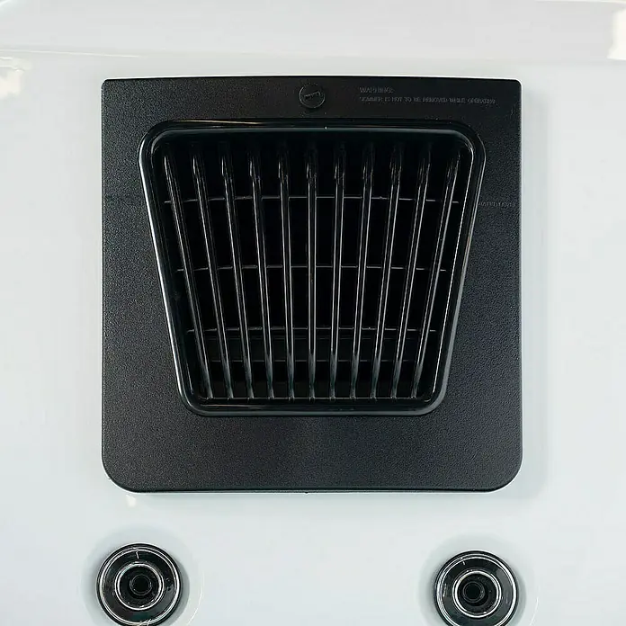 Home Deluxe Außen-Whirlpool NIMBUS PURE - Weiß, Max. Personenzahl: 2 Stk. - Nahaufnahme eines schwarzen Whirlpool-Filters an einer weißen Oberfläche.