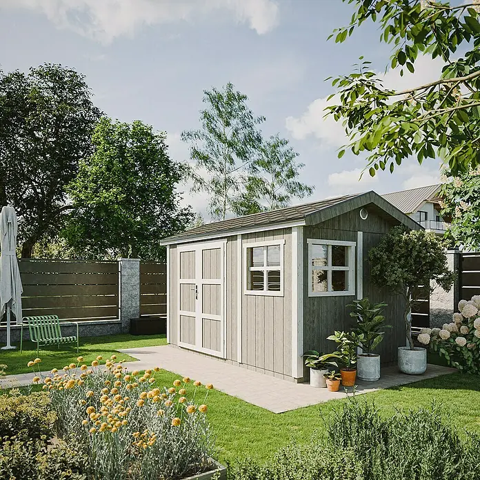 Timbela Gerätehaus M914A - Außenmaß inkl. Dachüberstand (B x T): 412 x 250 cm, Holz, Natur, Doppeltür - Eine Gartenhütte aus Holz mit Doppeltür und Fenster, umgeben von Blumen und Grünpflanzen.