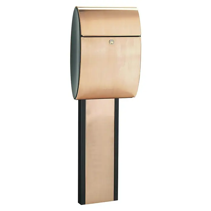 Allux Briefkastenständer Stand 1001 - Universal stand - L x B x H: 55 x 225 x 1.650 mm, Schwarz / Kupfer, Stahl - Freistehender, rechteckiger Briefkasten aus Kupfer mit schwarzem Ständer, eine stilvolle Ergänzung für jeden Eingangsbereich.