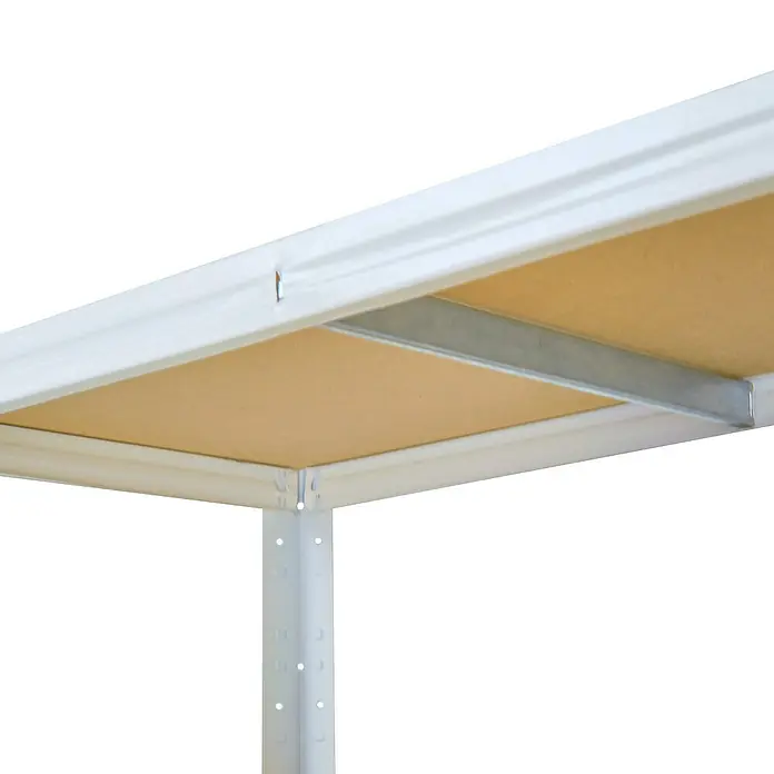 shelfplaza Schwerlastregal HOME - H x B x T: 200 x 70 x 40 cm, Traglast pro Boden: 175 kg, Stecken, weiß - Detailaufnahme eines weißen Lagerregals mit hölzernen Einlegeböden und stabilen Metallstützen, ideal für Lagerung.