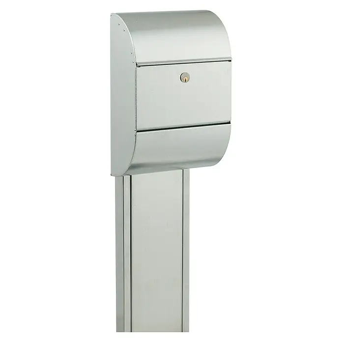 Allux Briefkastenständer Stand 1001 - Universal stand - L x B x H: 55 x 225 x 1.650 mm, Silber, Stahl - Elegante, moderne silberne Standbriefkastenanlage mit Schloss und klaren Linien für den Außenbereich.