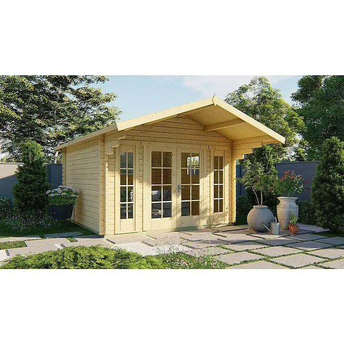 Tuindeco Gartenhaus Malmedy - L x B: 530 x 380 cm, Holz, Natur - Ein helles Holzgartenhaus mit Doppeltüren und Fenstern, umgeben von Grünpflanzen, bietet einen ruhigen Rückzugsort im Freien.