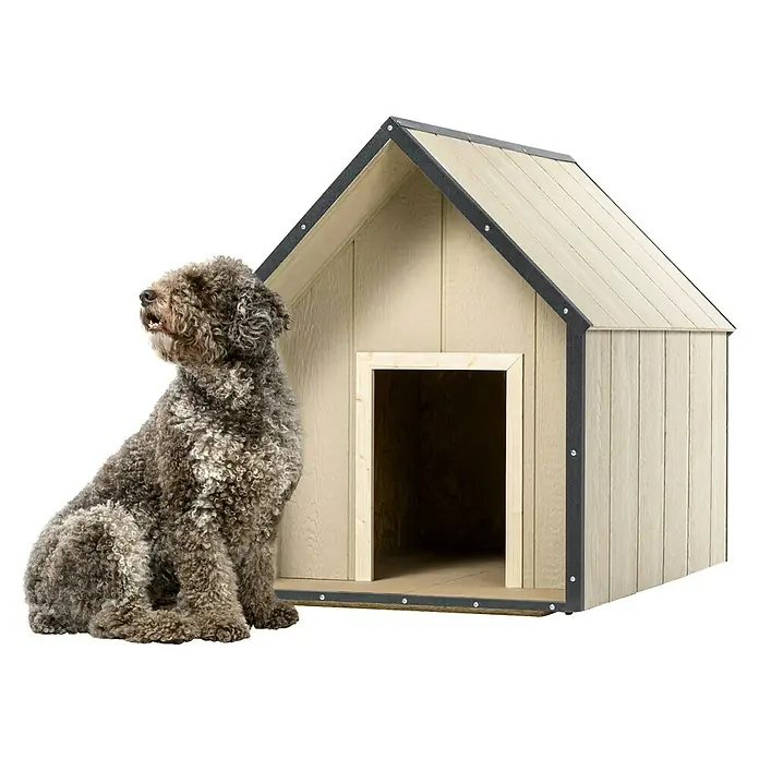 Timbela Hundehütte M972-1 LP SmartSide - 116 x 77 x 94 cm - Ein helles Hundehaus mit schwarzem Rahmen und ein brauner Hund sitzen davor. Perfekt für den Garten.