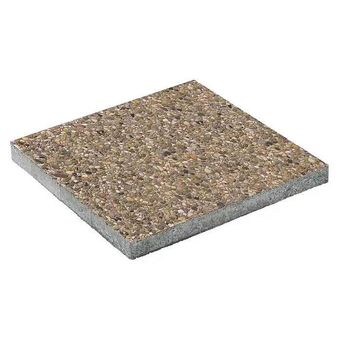 Diephaus Waschbetonplatte - 50 x 50 x 4 cm, Braun, Beton - Nahaufnahme eines Pflastersteins mit Kieselsteinoberfläche. Ideal für Gartenwege und Terrassen.