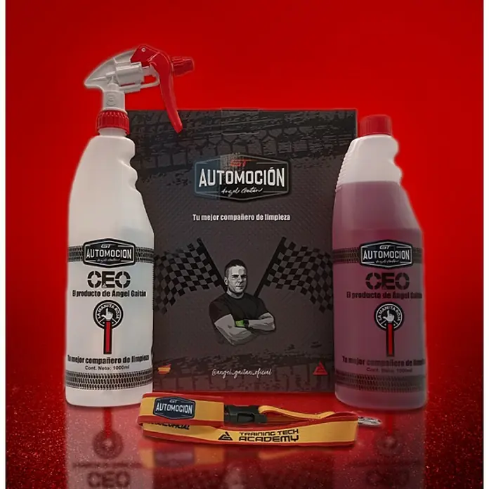 GT Automoción Limpiador concentrado Pack CEO - 1.000 ml, 3 pzs. - Imagen de productos de limpieza "Automoción CEO" con accesorios sobre un fondo rojo.