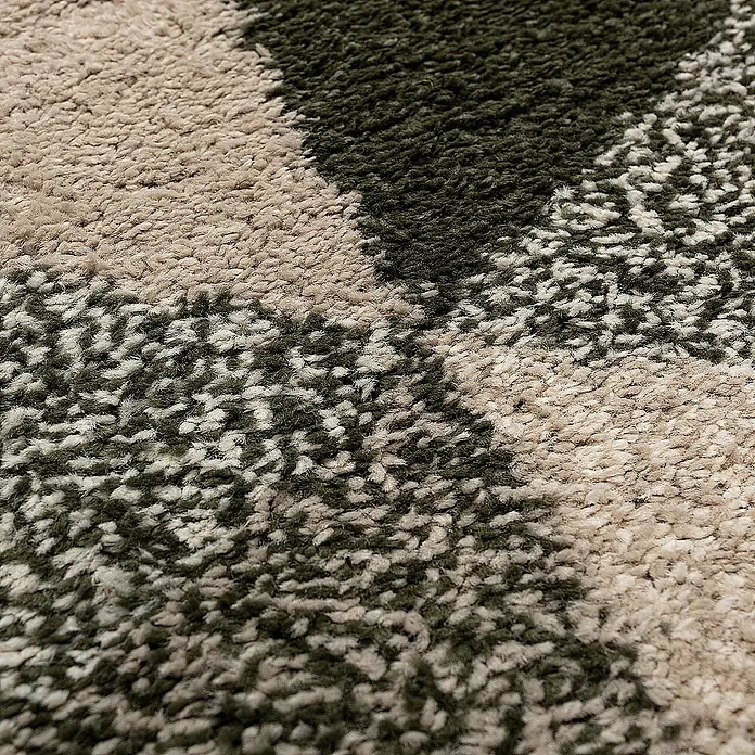 Dekoria Flachgewebeteppich - grün, beige, 170 x 120 cm - Detailaufnahme eines mehrfarbigen Teppichs mit einem dichten Flor, der eine angenehme Textur und ein ansprechendes Design bietet.