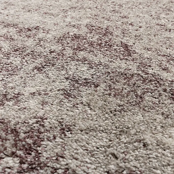 Dekoria Flachgewebeteppich - bordeaux, grau, 290 x 200 cm - Nahaufnahme eines gemusterten Teppichs in Beige- und Burgundertönen, der eine weiche Textur und ein subtiles Design zeigt.