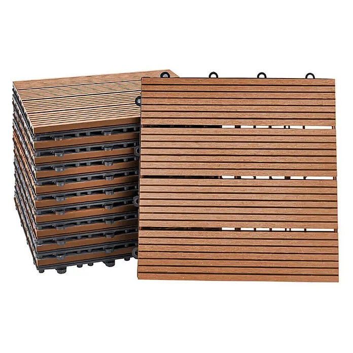 Home Deluxe Terrassenfliese BAVARO 3m² - Hellbraun, Matt - Ein Stapel Terrassenfliesen aus Holz mit Clip-System, ideal für Balkon oder Garten, präsentiert die einfache Verlegung und das natürliche Aussehen.