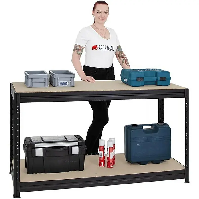 Proregal Schwerlastregal Mega Deal 2x Big Elephant M & 1x Höhenverstellbare Werkbank Big DINO - Traglast pro Boden: 250 kg, Anzahl Böden: 5 Stk., Stecken, Schwarz - Ein vielseitiger Werkstatttisch mit zwei Ablagen, ideal für Hobby und Beruf, präsentiert Werkzeugkisten und Aufbewahrungsboxen.