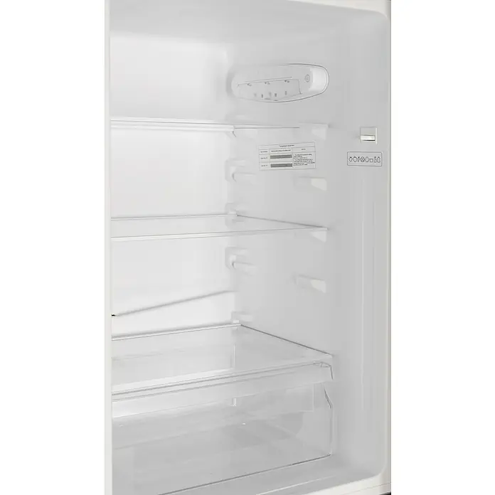 Respekta Kühl-Gefrierkombination Savo - 49,5 x 47,4 x 144 cm, Weiß, Nutzinhalt Gesamt: 157 l - Innenansicht eines Kühlschranks mit Regalen und Schubladen. Der Kühlschrank ist sauber und leer, bereit für Lebensmittel.