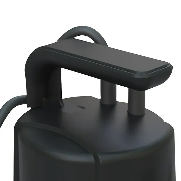 Güde Schmutzwasserpumpe GS 4002 P - 400 W, Max. Fördermenge: 7.500 l/h - Detailaufnahme einer dunklen, elektrischen Pumpe mit einem Griff. Ideal für den Einsatz im Garten oder für andere Outdoor-Aktivitäten.