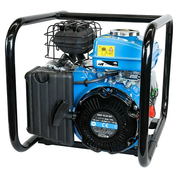 Güde Benzin-Klarwasserpumpe GMP 15.22 SET - 1,6 PS, Max. Fördermenge: 15.000 l/h - Aufnahme eines blauen Güde Stromerzeugers mit schwarzem Rahmen und Details.