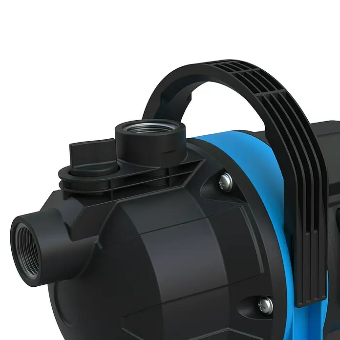 Güde Gartenpumpe GP 6035 - 600 W, Max. Fördermenge: 3.200 l/h - Nahaufnahme einer Wasserpumpe mit schwarzem Gehäuse und blauem Akzent, hervorgehoben durch den schwarzen Hintergrund.