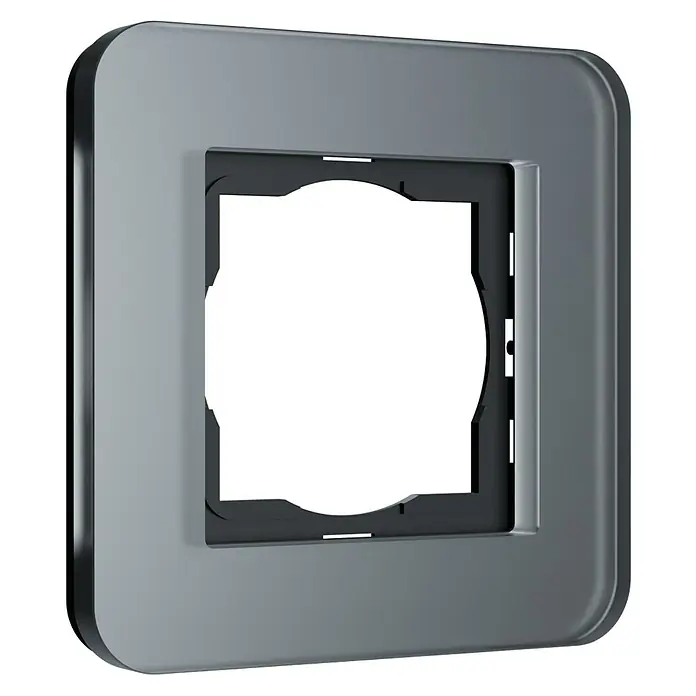 Abdeckrahmen RIO - Schwarz Soft Touch, 1-fach - Nahaufnahme einer modernen, quadratischen Steckdosenabdeckung in Silber, die ein minimalistisches Design und hochwertige Verarbeitung zeigt.