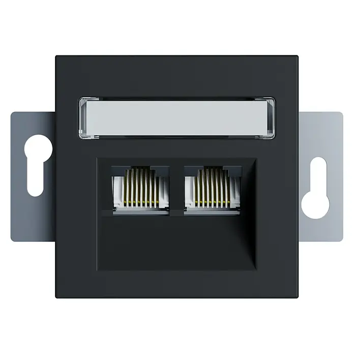 UAE-Datendose Rio - Schwarz Soft Touch, Seidenmatt - Nahaufnahme einer schwarzen Doppel-Netzwerkdose mit Metalleinfassungen, ideal für eine strukturierte Verkabelung.